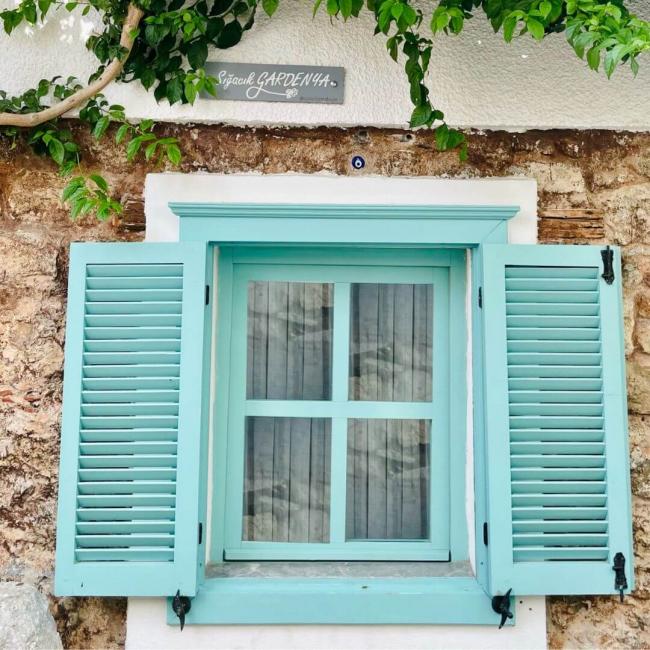 3 Mistakes To Avoid While Styling Window Shutters